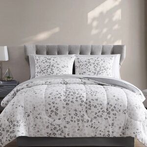 Hallmart Collectibles Leopard Bouquet 8 Piece Reversible Comforter Sets